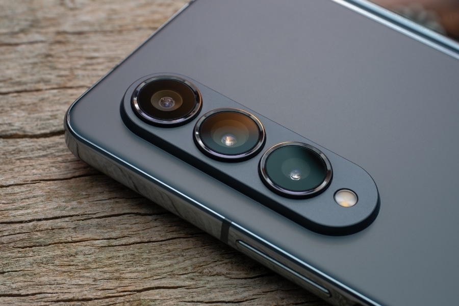 Confira os melhores celulares intermediários abaixo de R$ 1.000,00 em 2025. Compare custo-benefício, tela, bateria, resistência e modelos 5G.